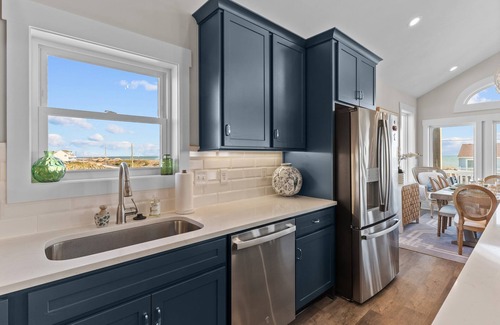 Sneads Ferry House | Luxury 8BR Ocean & Sound Views | Dog-Friendly | Pool Access