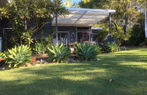Way Way Apartment | Luxury accommodation in beautiful Scott's Head. Best of beach and bush views.
