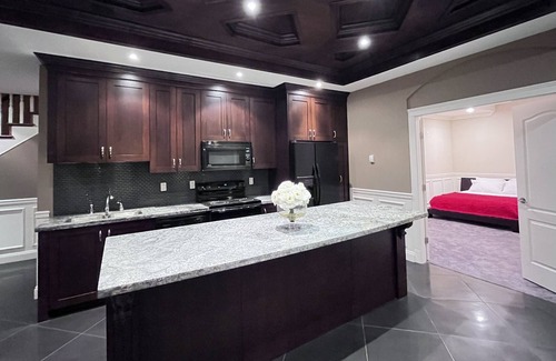 Anmore House | Luxury Acreage Home Enjoy Nature Within City