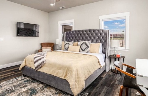 Kanab House | Luxury adventure hub near Wave, Zion, Bryce, Page