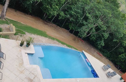 Seven Miles El Progresso Villa | Luxury, affordable, close to town and all of the attractions in the CAYO area.