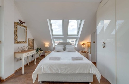 Sofia City Center Apartment | Luxury and Sunny Studio with a view in TOP Centre