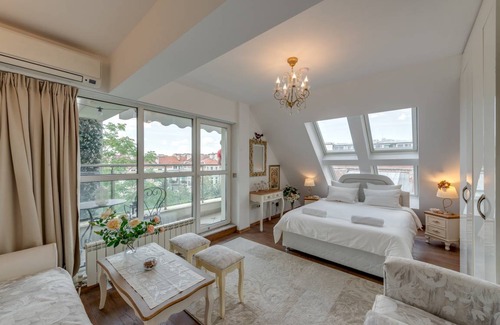 Sofia City Center Apartment | Luxury and Sunny Studio with a view in TOP Centre