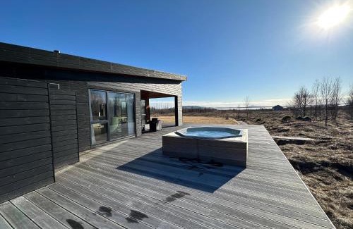 Laugarvatn House | Luxury and Modern Cabin on the Golden Circle