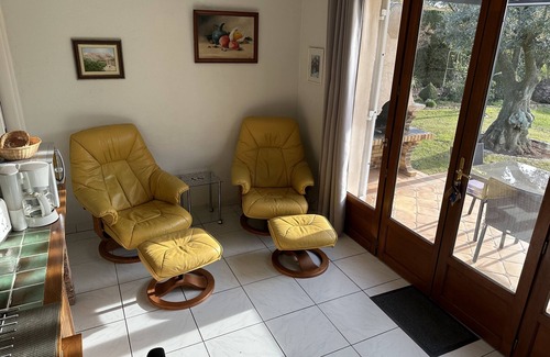 La Bouverie Apartment | Luxury apartment in villa. Swimming pool, wifi, air conditioning, 2 to 4 adults