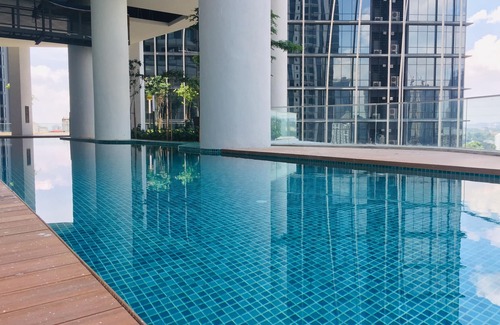 Pantai Dalam Apartment | Luxury Apartment| Privatelift, 100mLRT, Midvalley
