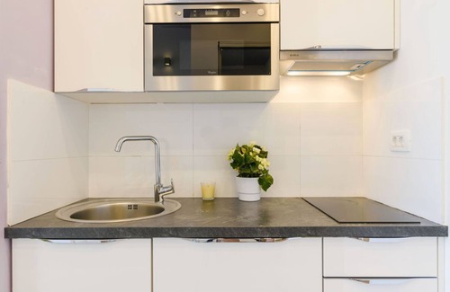 Seget Vranjica Apartment | Luxury apartment literally on the beach - whirlpool and sauna