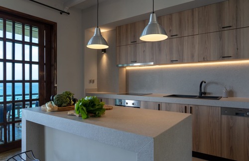 Plaka Apartment | Luxury apartment 120sqm-single/double bedroom-swimming pool-sea front