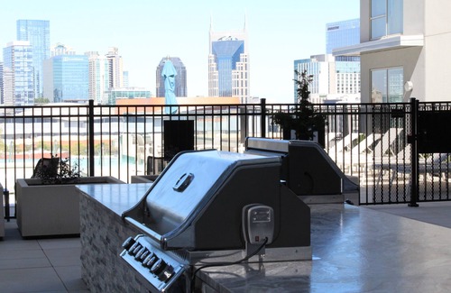 Sobro Apartment | Luxury apartment - 2 mins to Broadway!