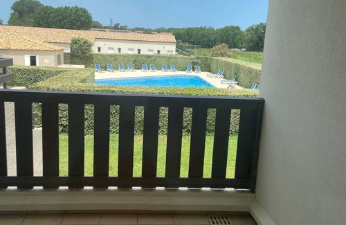 Saint-Cyprien Plage Apartment | Luxury apartment with swimming pool
