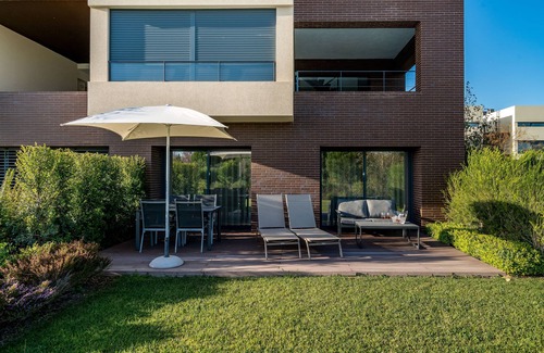 Vilamoura Apartment | Luxury apartment in prestigious private condominium with pool next golf course