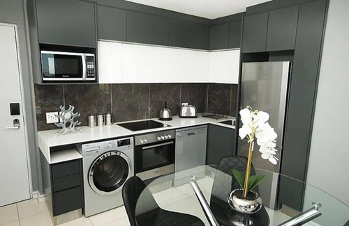 Sandown Apartment | Luxury Apartment in Sandton. nWifi and 5 star facilities for your enjoyment