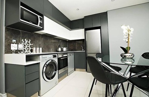 Sandown Apartment | Luxury Apartment in Sandton. nWifi and 5 star facilities for your enjoyment