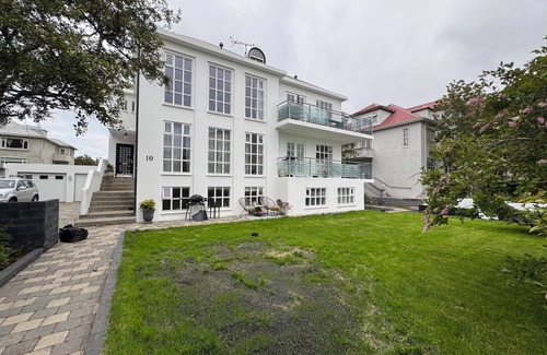 Vesturbær Apartment | Luxury apartment in the heart of Reykjavik, Vesturbær