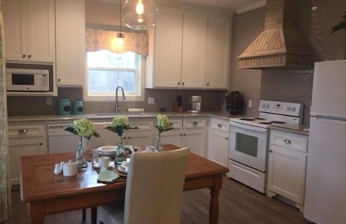 Granbury House | Luxury apartment is minutes from downtown. Lake and dock are on the property.