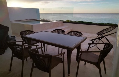 Hopelchen Apartment | Luxury apartment w/private jacuzzi and ocean views