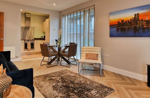 Rathmines Apartment | Luxury apartment, walking distance to city centre.