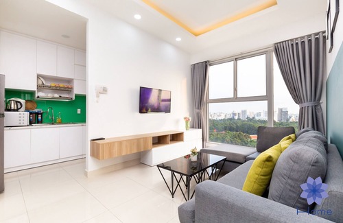 Phu Nhuan Apartment | Luxury Apartment With Free Pick-up Airport; Free Gym & Pool