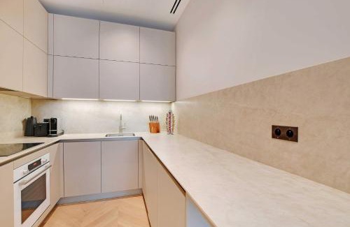 Champs-Elysees Apartment | Luxury apartment with AC - GeorgeV-Champs Elysees