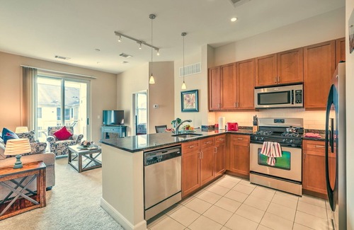 Herndon Apartment | Luxury Apartment with In-unit Washer/Dryer, Balcony, Gym, & Clubhouse.