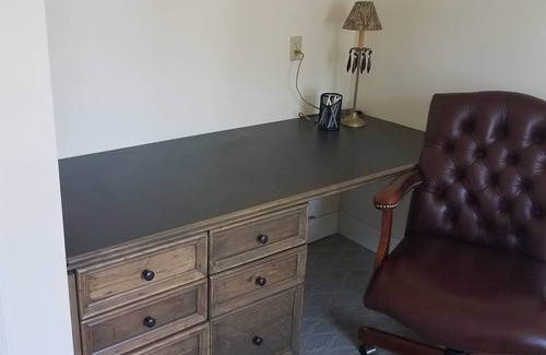 Ephrata Apartment | Luxury Apartments at Brownstown Unit 6: A Cozy & Inviting 1 Bedroom+Office Suite