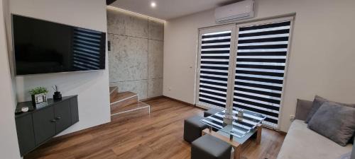 Kielce Apartment | Luxury Apartments Bernardyńska Domek 1 , 2