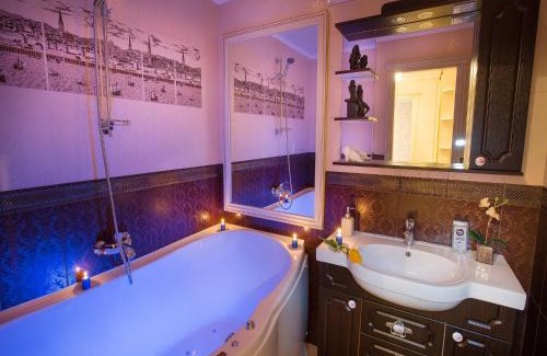 Zarichnyi District Apartment | Luxury Apartments with Jacuzzi