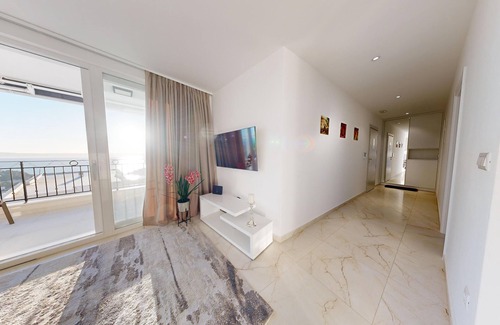 Bidol Apartment | Luxury App. RUBIN in Makarska with dream view, pool, balcony, elevator, parking, WLAN