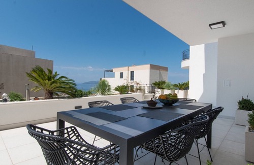 Moca Apartment | Luxury Apt In Villa Citrin Shared Pool Sea View
