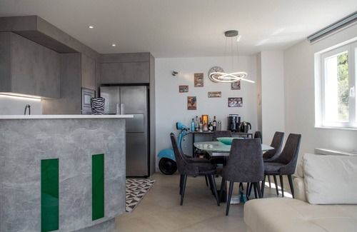 Moca Apartment | Luxury Apt In Villa Saphir Shared Pool Sea View