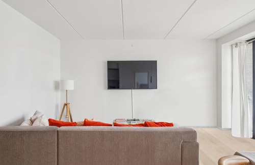 Sydhavnen Apartment | Luxury Apt with Harbor Views