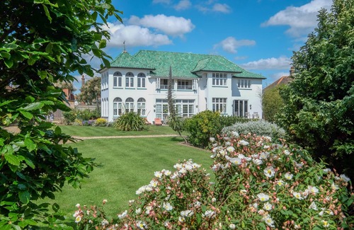 Shanklin House | Luxury Art Deco, Award Winning and truly iconic for up to 16 guests