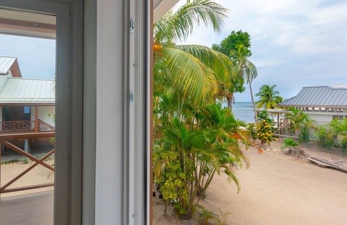 Antoneys Cay House | Luxury at the Beach- Casa Coral