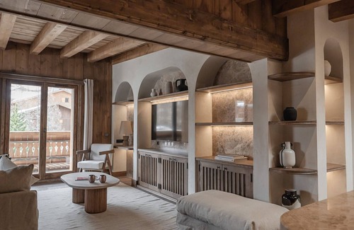 Le Cret Apartment | Luxury at the Slopes with Exclusive Service