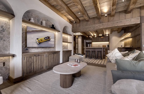 Le Cret Apartment | Luxury at the Slopes with Exclusive Service