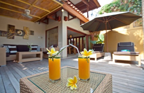 Sunset Road Villa | Luxury Balinese villa: Great location; Pool fence; TripAdvisor Excellence Award
