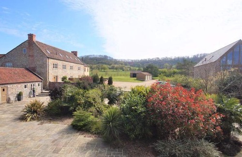 Dulcote House | Luxury Barn Conversion with Indoor Pool, Steam Room, Sauna, Gym and Tennis Court
