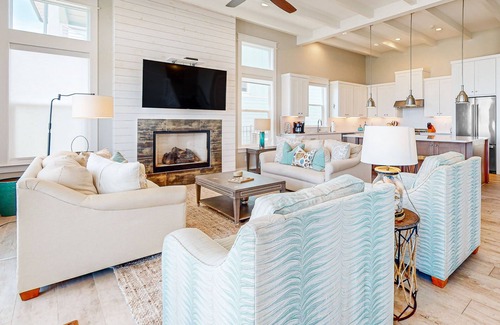 Rockport House | Luxury bayfront home with plunge pool, outdoor kitchen, docks, kayaks & SUPs