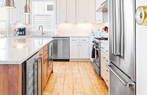 Rockport House | Luxury bayfront home with plunge pool, outdoor kitchen, docks, kayaks & SUPs