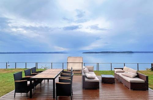 Tulalip House | Luxury Bayfront Oasis with Private Beach Access, Near Tulalip Casino and Outlets!