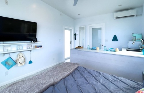 Governor's Harbour Resort | Luxury Beachfront Bedroom on Pink Sand Beach, Governor's Harbor: Casita #1