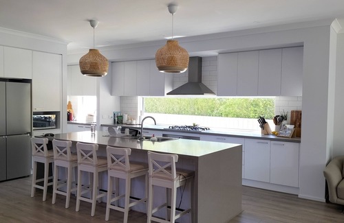 Indented Head House | Luxury Beach house double story sleeps 14 - 2 minutes to beach