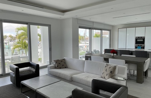 Palm Cay Condo | Luxury beach view & Marina view Condo at Palm Cay