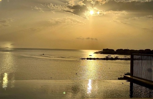 Povljana Apartment | Luxury beachfront apartment "Sand"; PRIVATER: Infinity pool, sauna & mini-gym