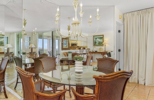 Park Shore Apartment | Luxury Beachfront Apartment at Naples Cay