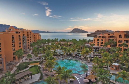 Nopolo Apartment | Luxury Beachfront Escape with Stunning Sea of Cortez Views in Loreto