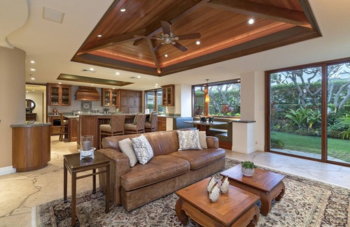 Kailua House | Luxury Beachfront Estate w/Pool, Spa, AC, Sauna & More: Kailua's Kai Moena
