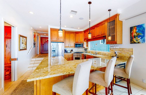 South Oceanside House | Luxury Beachfront Getaway: Stylish Home with Balcony, Firepit & Ocean Views