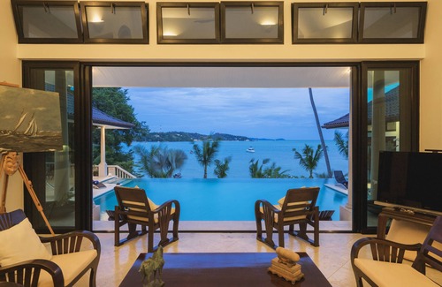 Wichit Villa | Luxury Beachfront Hai Leng Villa