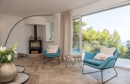 Selca Villa | Luxury Beachfront Villa White Bellezza with private heated pool at the beach on Brac Island - Sumartin